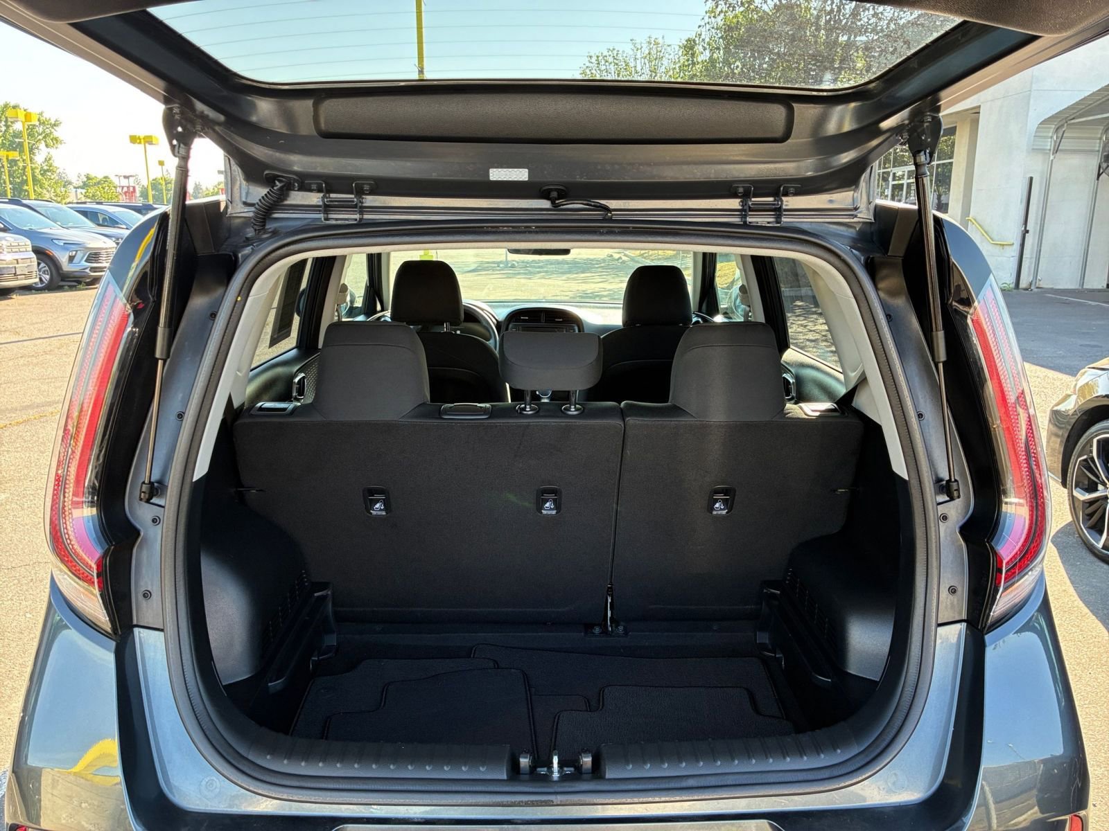 Used 2025 Kia Soul LX w/ LX Technology Package image 29