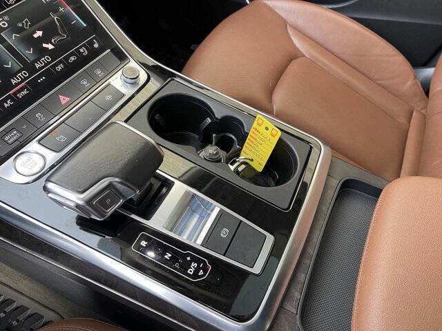 Used 2020 Audi Q8 Premium Plus w/ Premium Plus Package AWD/4WD image 16