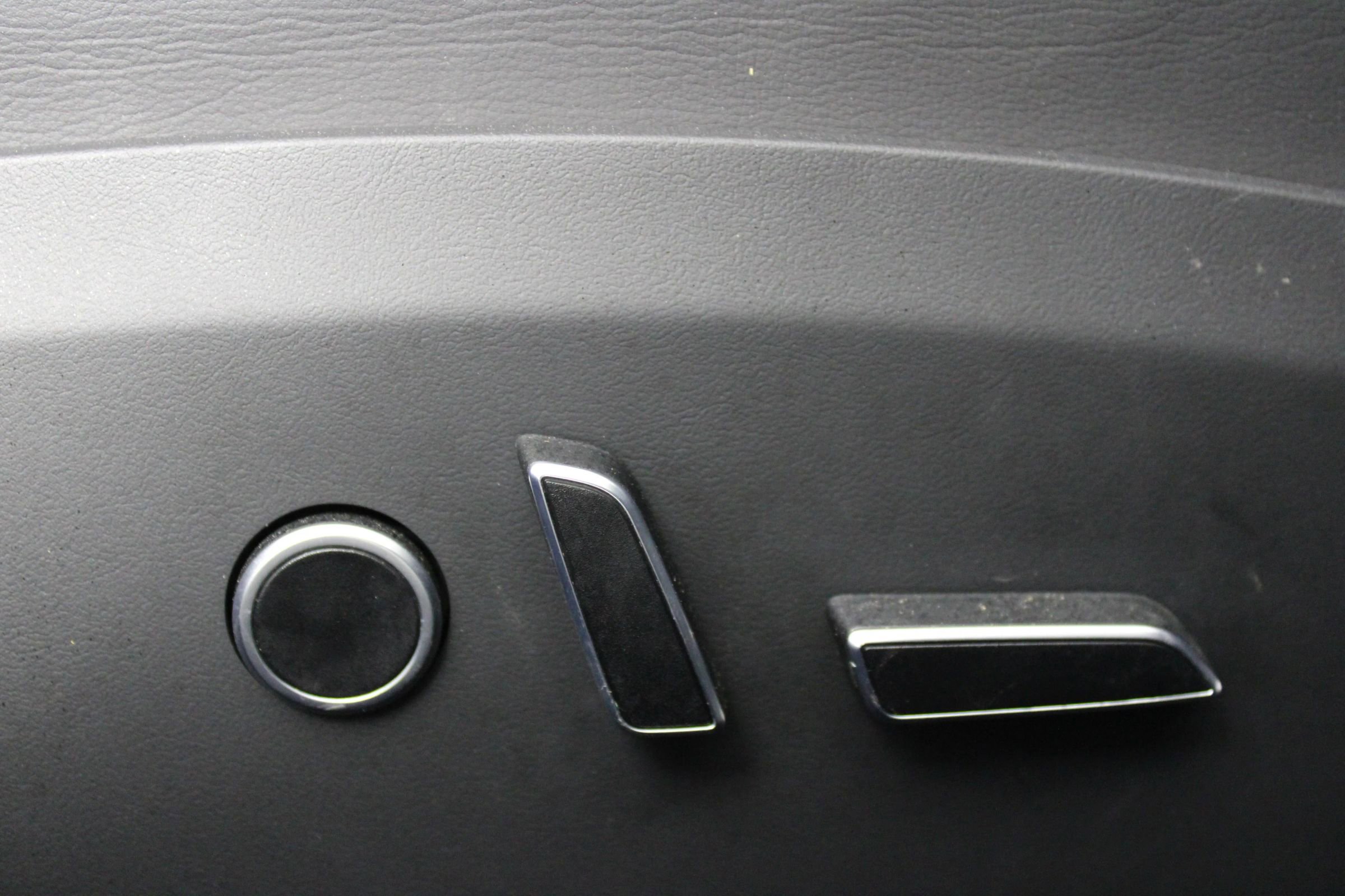 Used 2021 Tesla Model S Plaid image 36