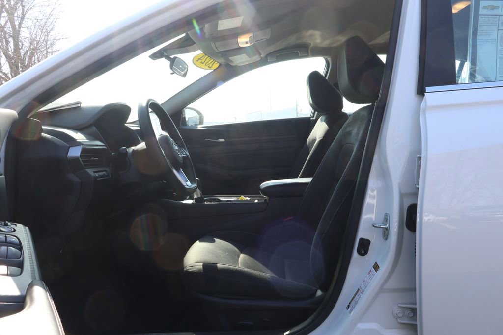 Used 2024 Nissan Altima 2.5 SV image 27