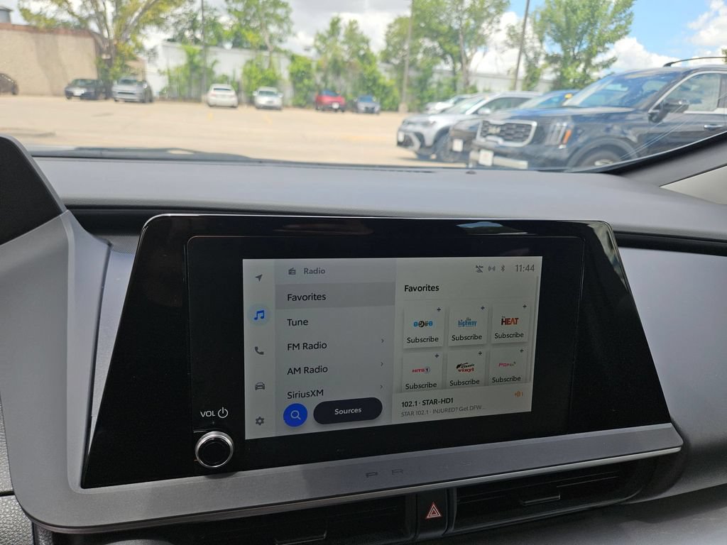 Used 2025 Toyota Prius LE FWD image 22