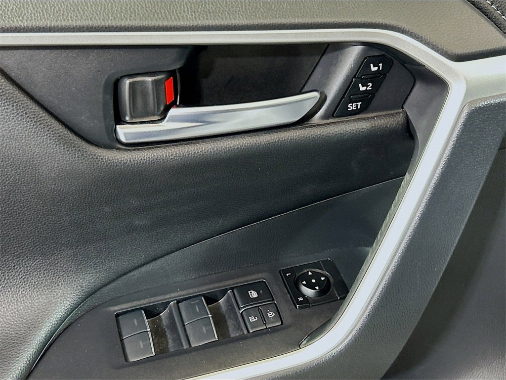 Used 2024 Toyota RAV4 Limited image 15