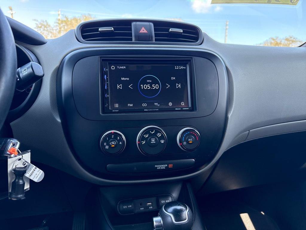 Used 2018 Kia Soul Base image 18