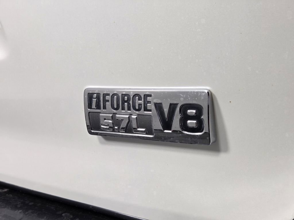 Used 2015 Toyota Sequoia Platinum image 26