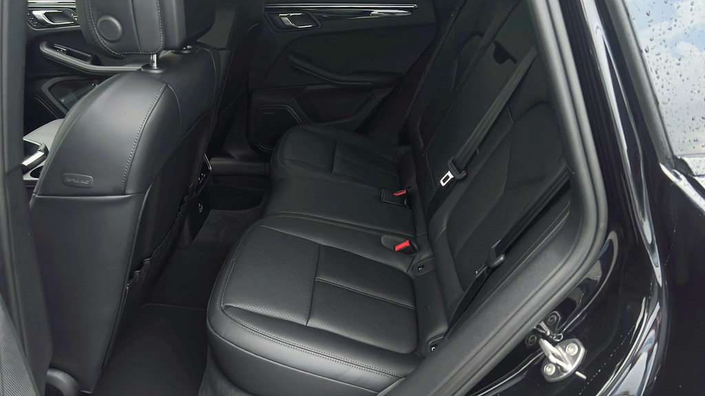New 2026 Porsche Macan AWD/4WD image 16
