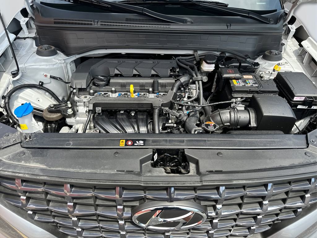 Used 2025 Hyundai Venue SEL image 13