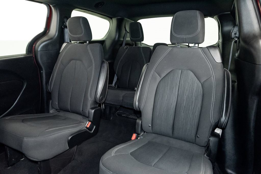 Used 2019 Chrysler Pacifica Touring Plus w/ S Appearance Package FWD image 22