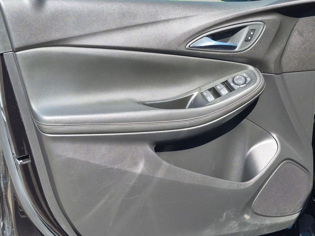 Used 2025 Buick Encore GX Preferred FWD image 19