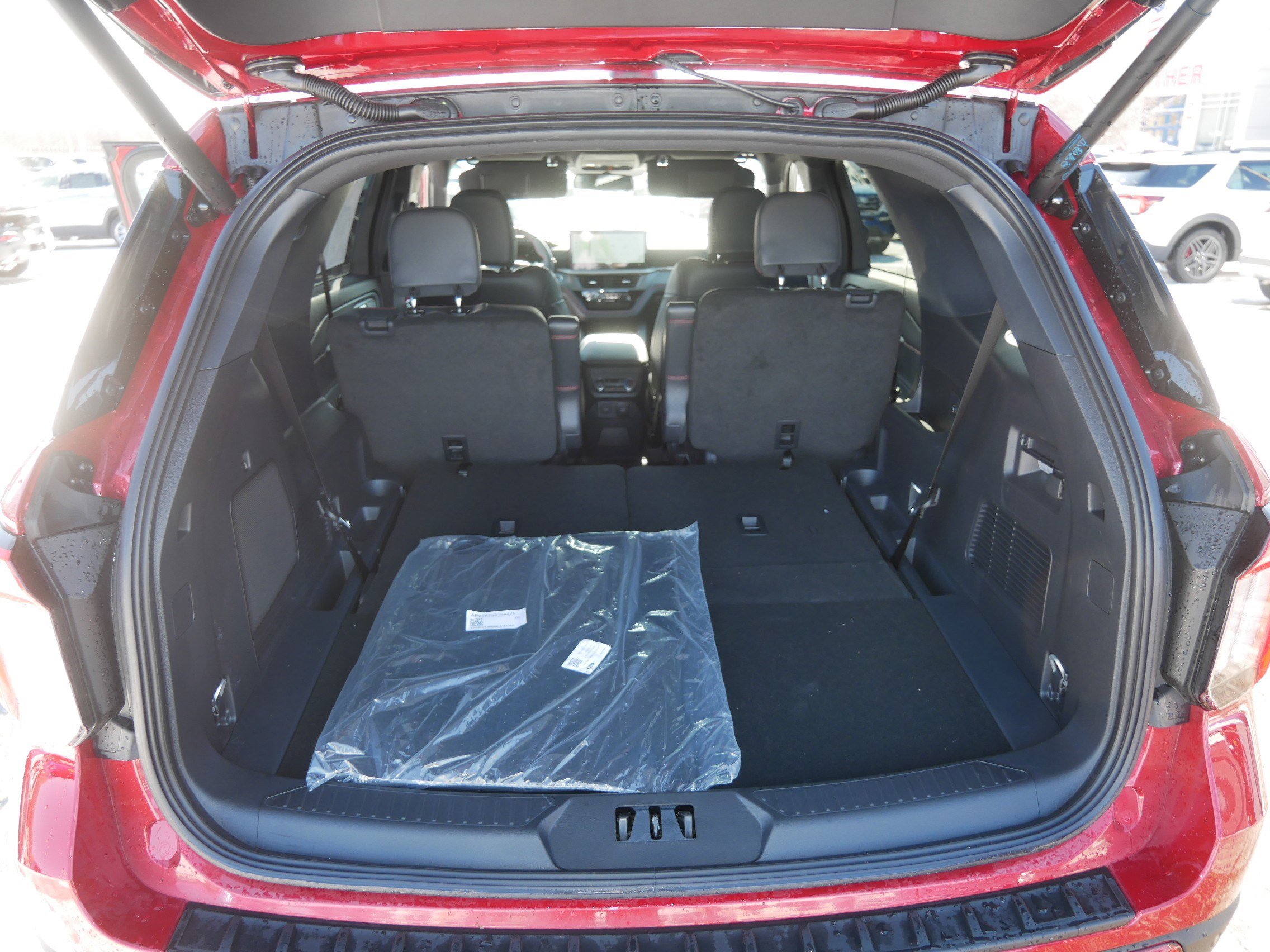 Used 2026 Ford Explorer ST-Line w/ ST-Line Street Pack image 18