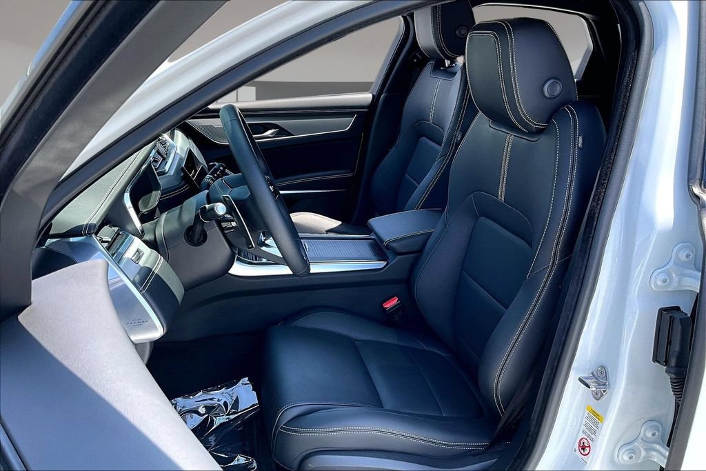 Used 2024 Jaguar XF R-Dynamic SE AWD/4WD image 19