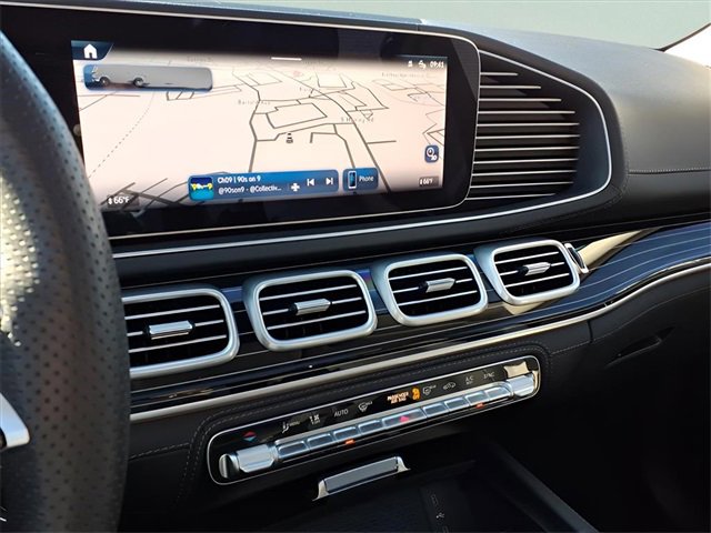 Used 2024 Mercedes-Benz GLS 580 4MATIC image 11