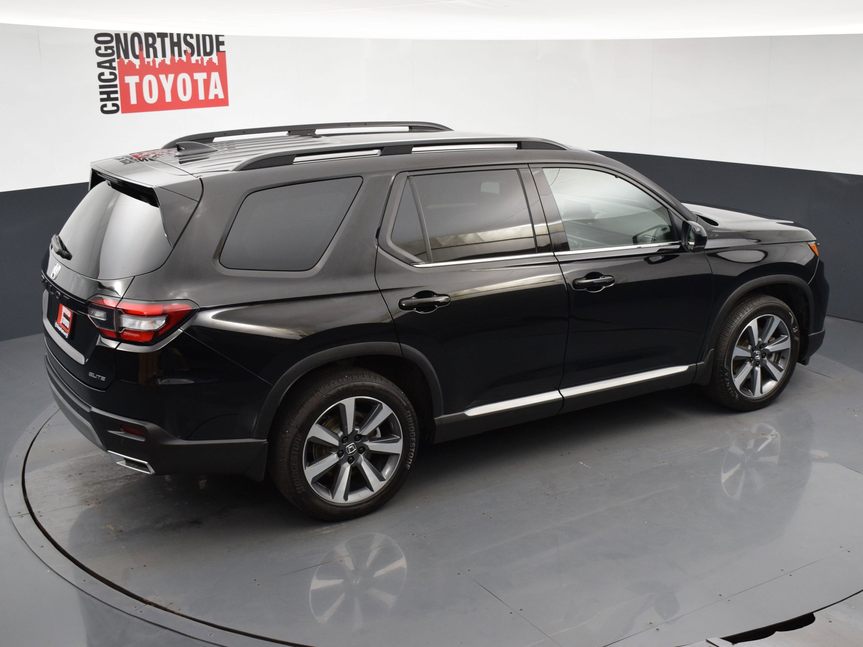 Used 2025 Honda Pilot Elite image 39