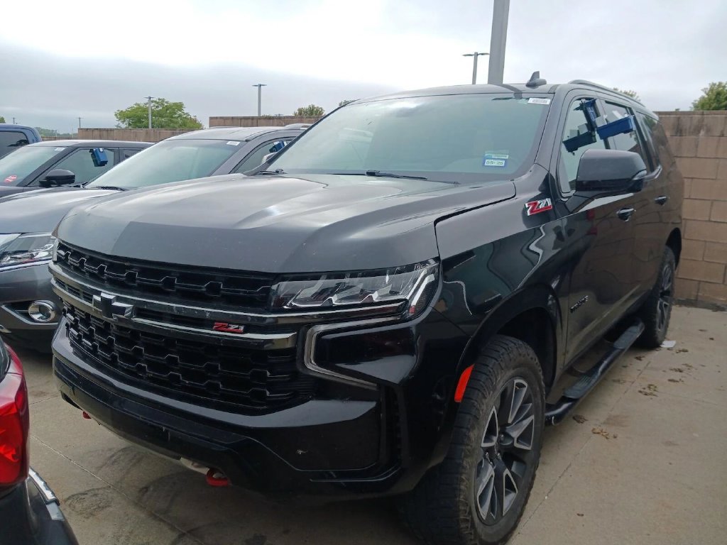 Used 2022 Chevrolet Tahoe Z71 w/ Luxury Package AWD/4WD image 1