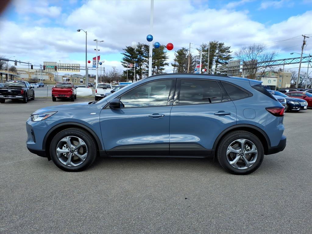 Used 2025 Ford Escape ST-Line w/ Equipment Group 301A FWD image 2