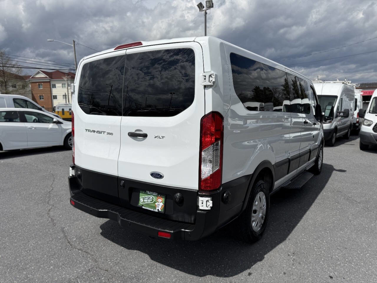 Used 2019 Ford Transit 350 XLT RWD image 3