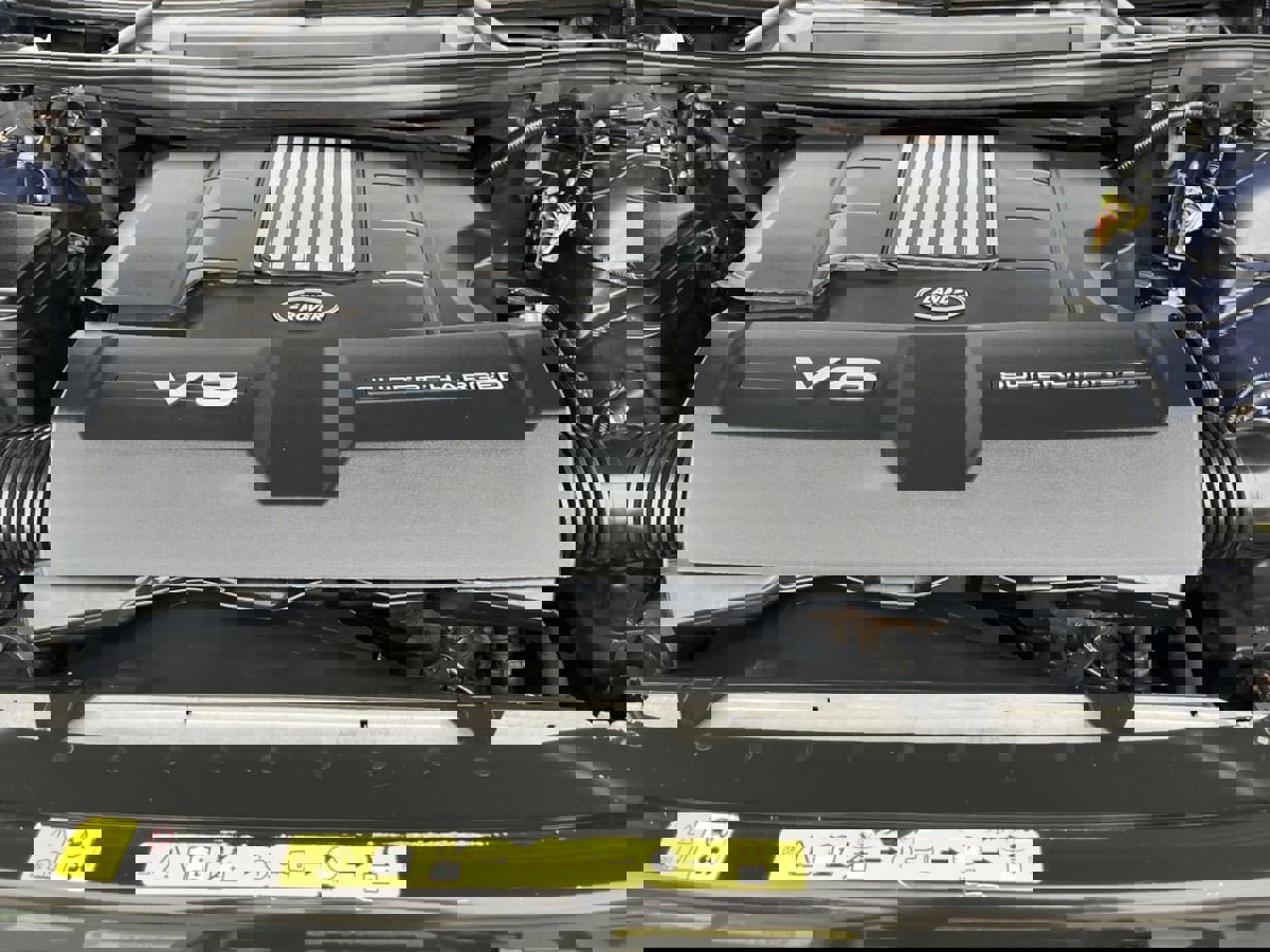 Used 2011 Land Rover Range Rover Supercharged AWD/4WD image 9