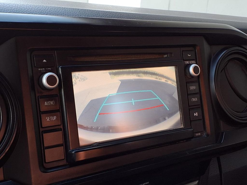 Used 2018 Toyota Tacoma SR image 7