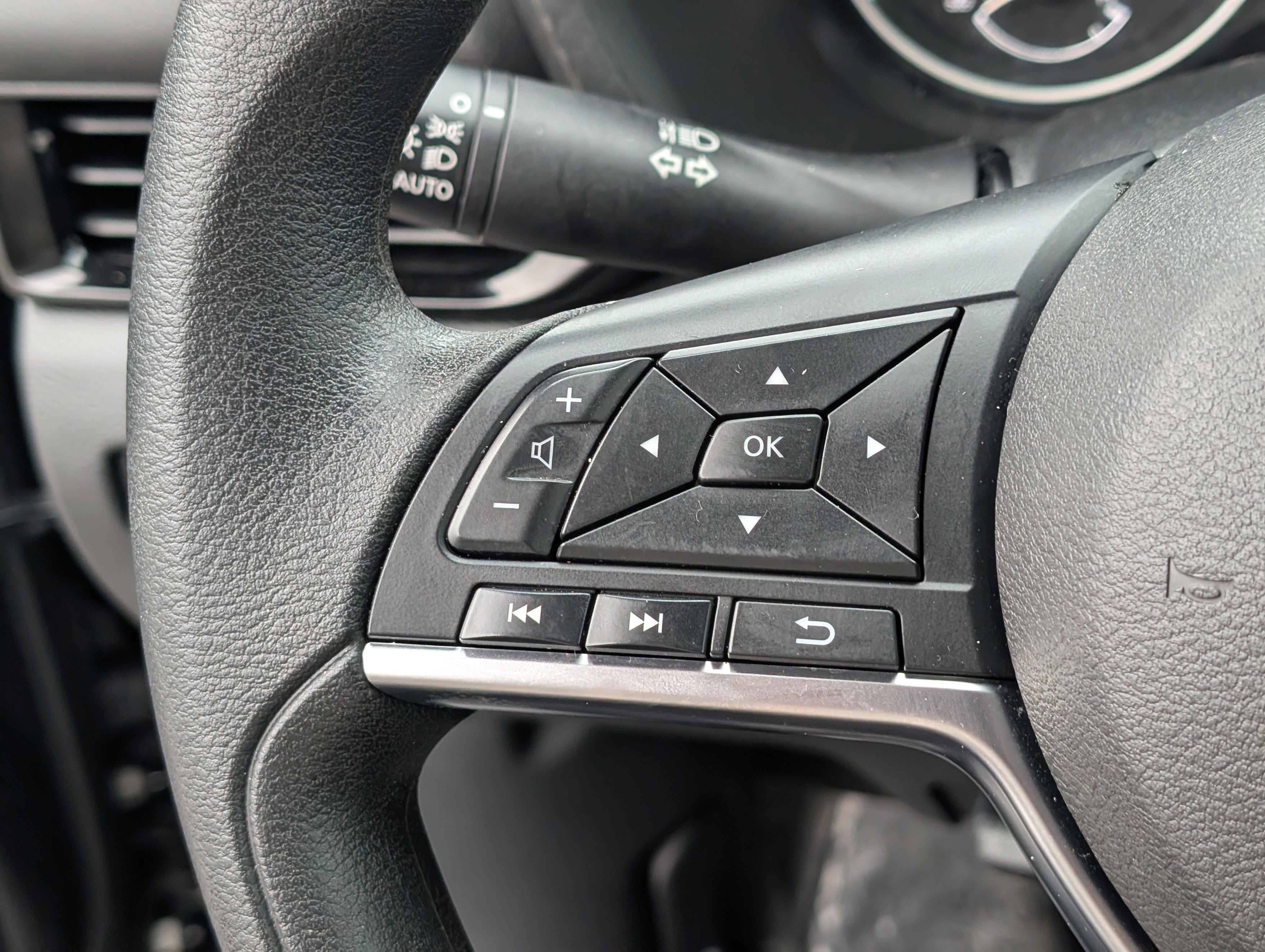 Used 2024 Nissan Sentra SV image 19