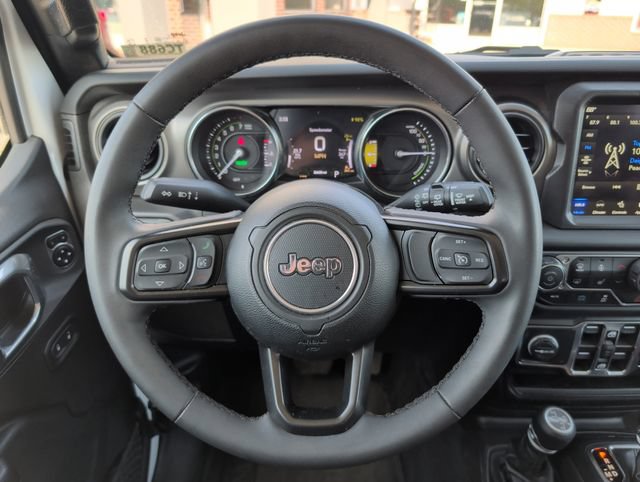 Used 2023 Jeep Wrangler Unlimited w/ Cold Weather Group AWD/4WD image 21
