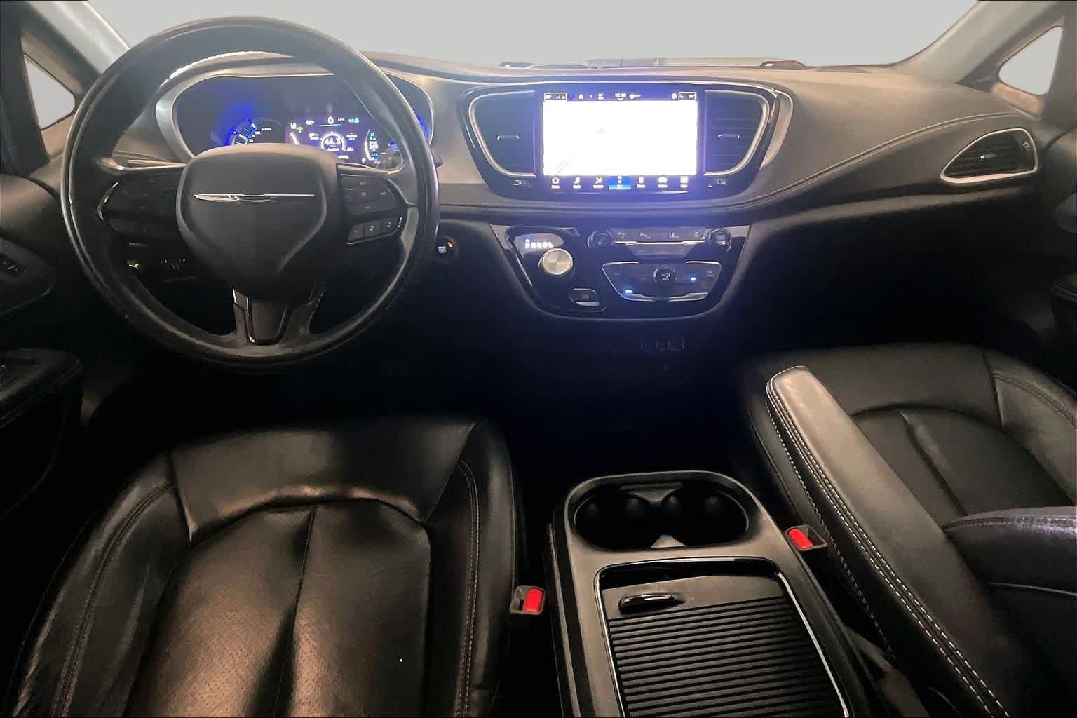 Used 2022 Chrysler Pacifica Touring-L w/ Uconnect Theater Family Group FWD image 14
