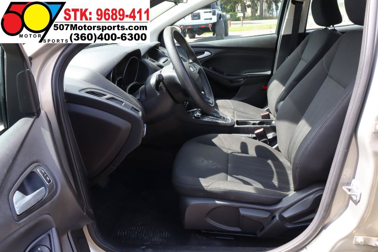 Used 2016 Ford Focus SE FWD image 13