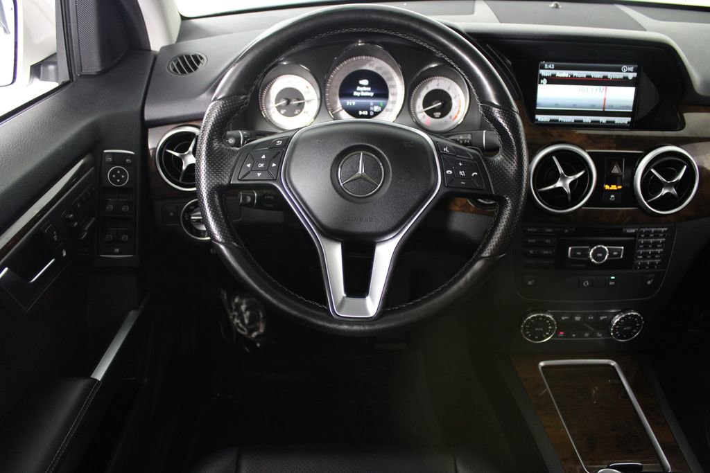 Used 2015 Mercedes-Benz GLK 350 4MATIC image 4