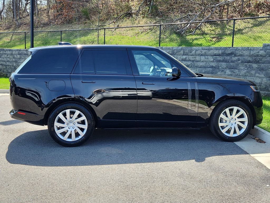 Used 2023 Land Rover Range Rover SE image 11