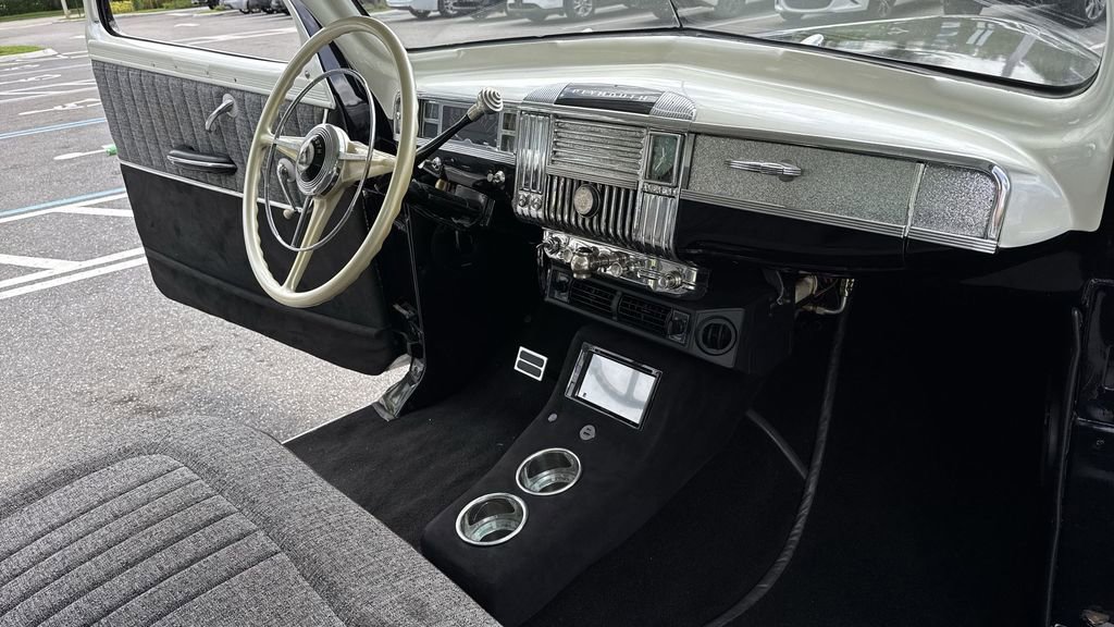 Used 2022 Chrysler Voyager LX image 34