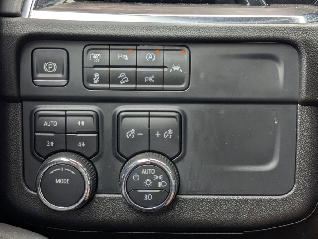 Certified 2025 Chevrolet Suburban Z71 AWD/4WD image 39