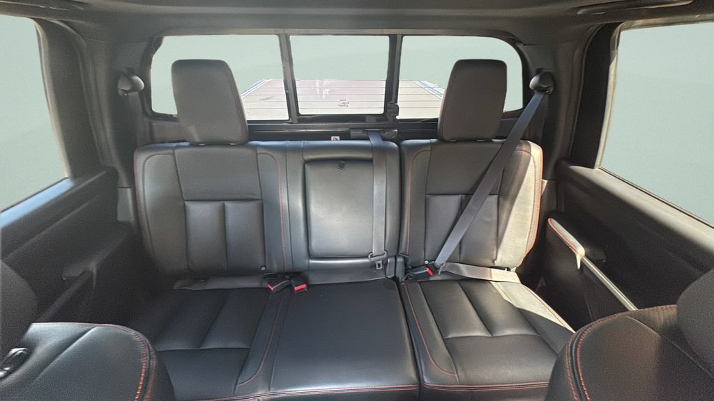 Used 2023 Nissan Titan PRO-4X w/ Pro-4x Convenience Package AWD/4WD image 10