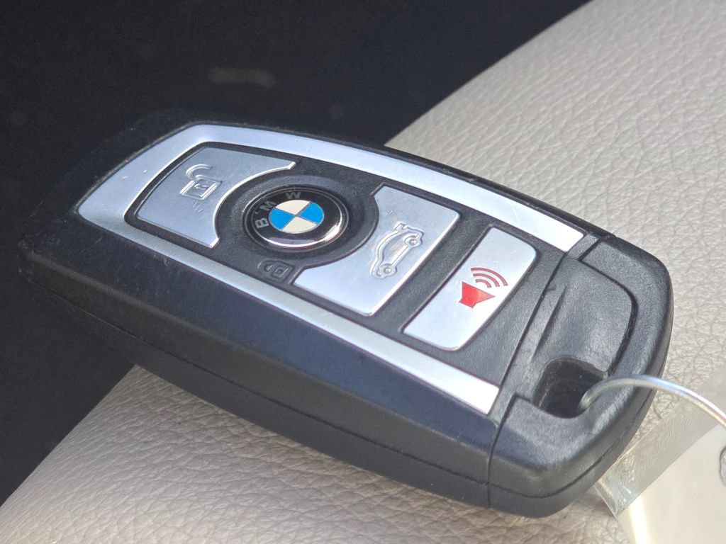 Used 2016 BMW 228i xDrive Convertible AWD/4WD image 32