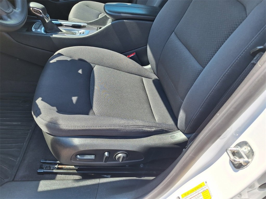 Used 2022 Chevrolet Malibu LT image 27