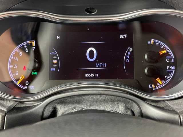 Used 2018 Jeep Grand Cherokee Laredo AWD/4WD image 16