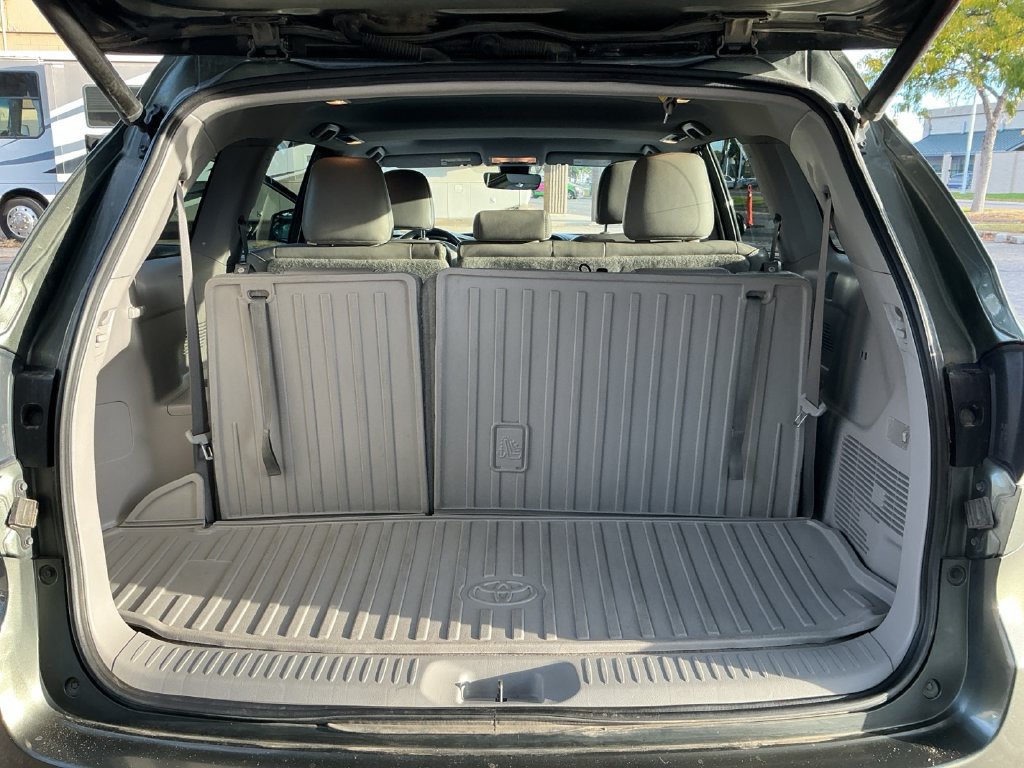 Used 2018 Toyota Highlander XLE AWD/4WD image 29