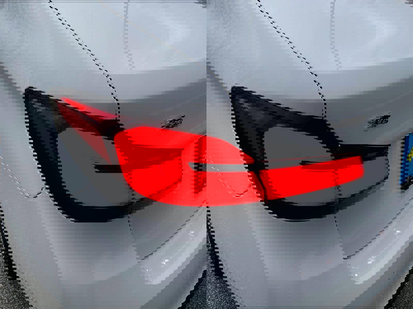 Used 2023 BMW 530i xDrive w/ Premium Package image 32