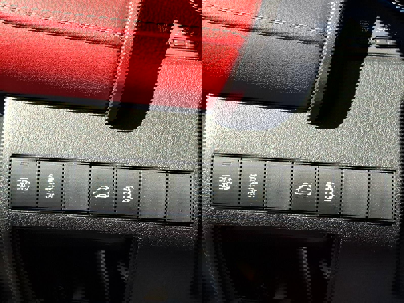 Used 2018 Toyota Camry XSE image 14