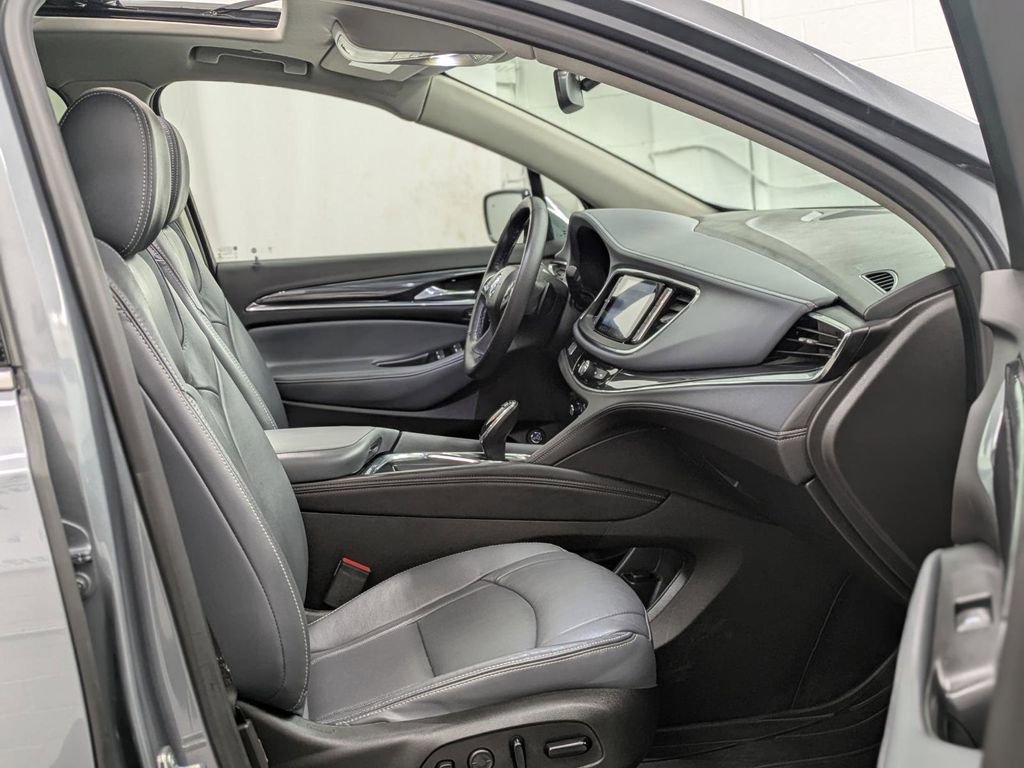 Used 2021 Buick Enclave Premium w/ Sun and Sites Package image 20