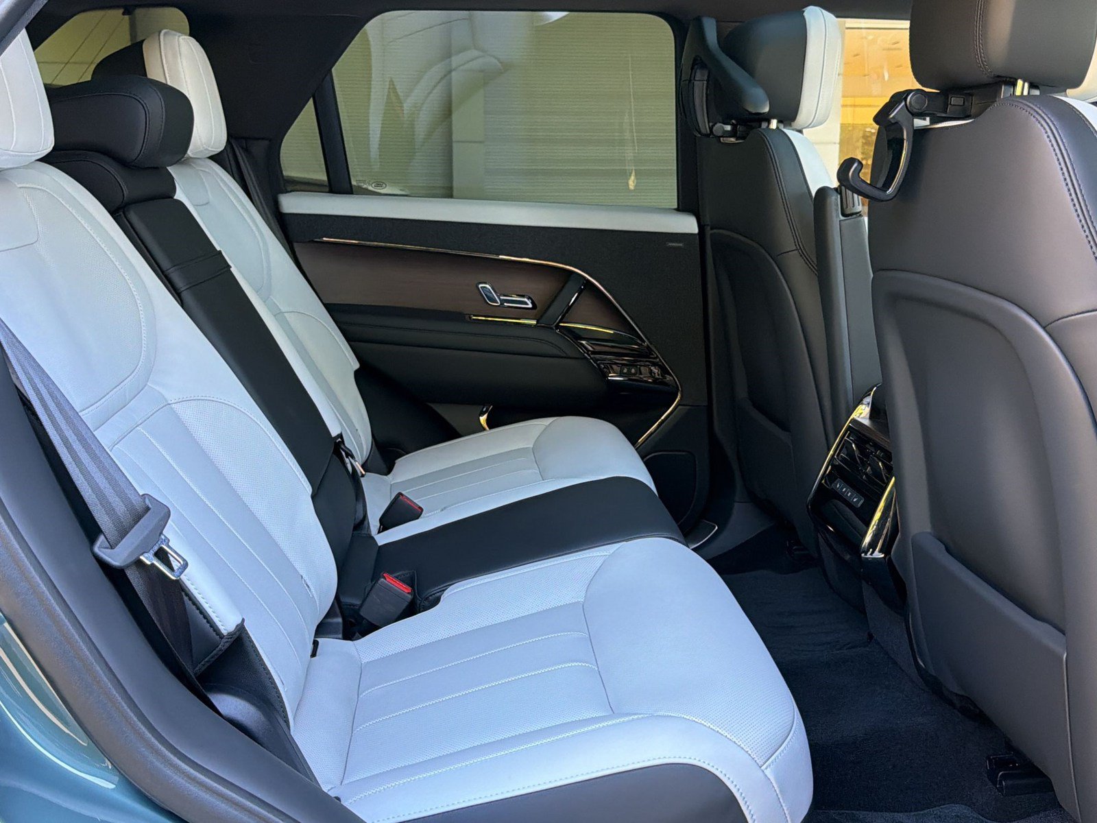 Used 2024 Land Rover Range Rover Sport Dynamic SE AWD/4WD image 31