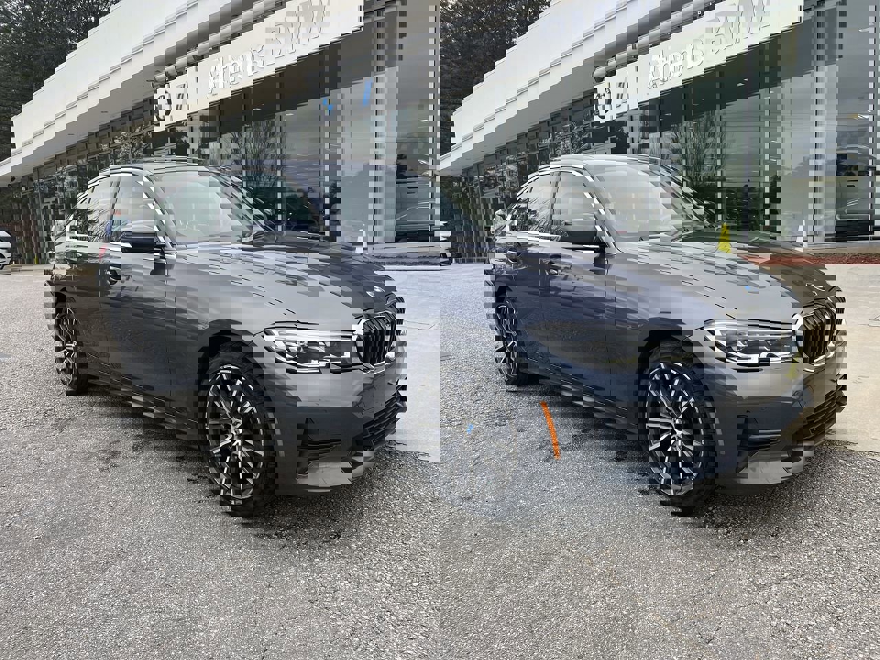 Used 2021 BMW 330i Sedan w/ Premium Package image 2