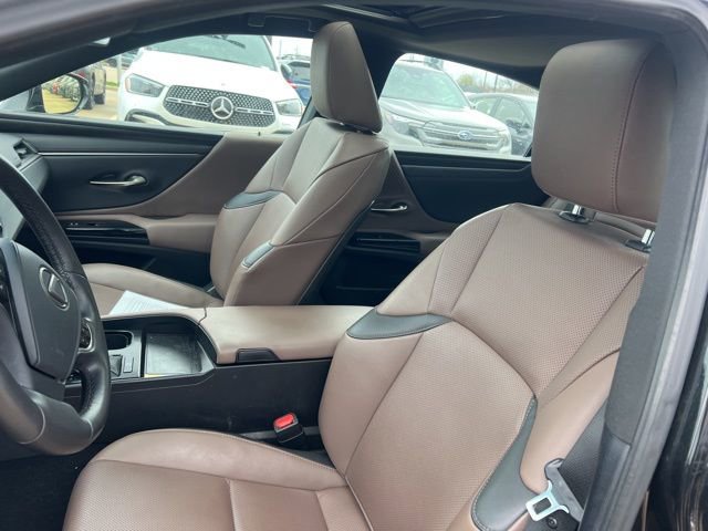 Used 2024 Lexus ES 350 w/ Premium Package image 7