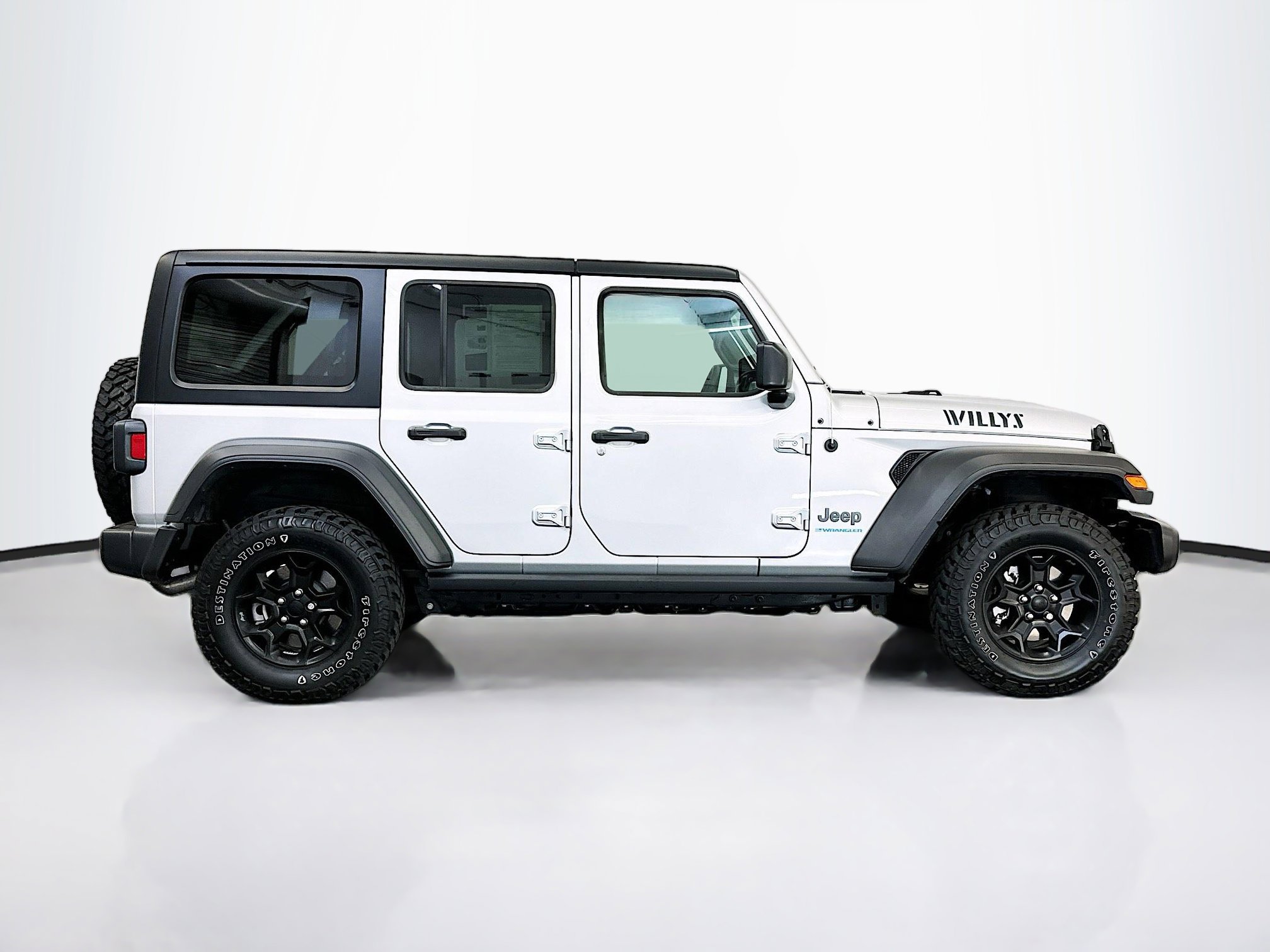 Used 2023 Jeep Wrangler Unlimited w/ Cold Weather Group image 10