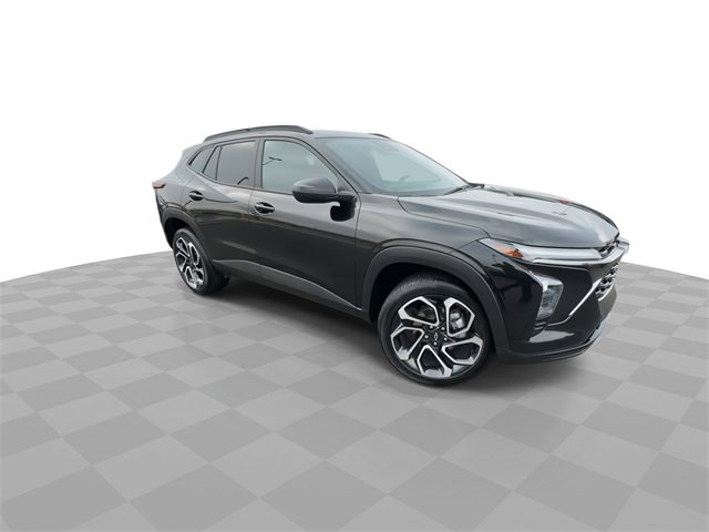 Certified 2025 Chevrolet Trax RS w/ Driver Confidence Package image 2