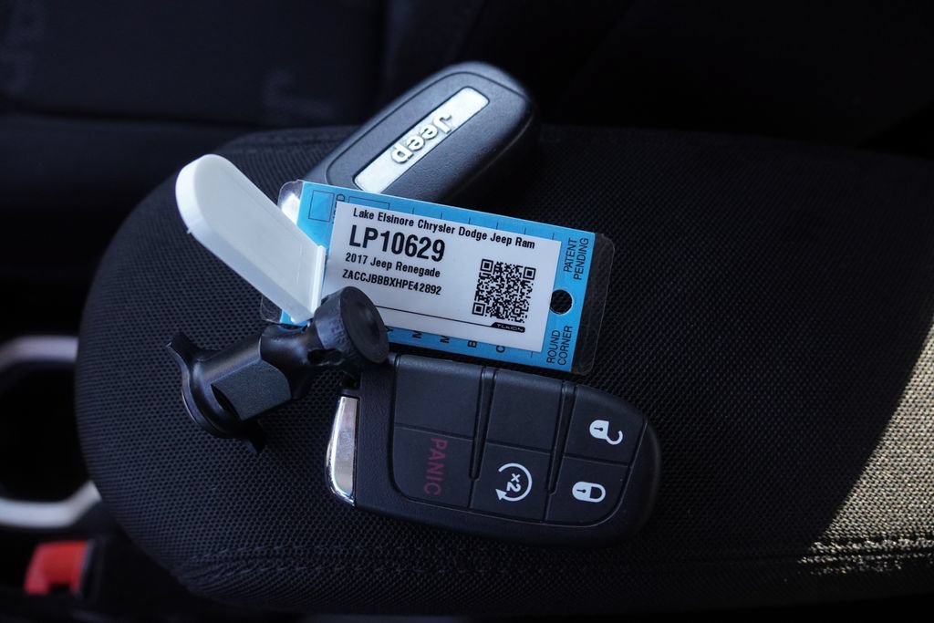 Certified 2017 Jeep Renegade Latitude AWD/4WD image 44