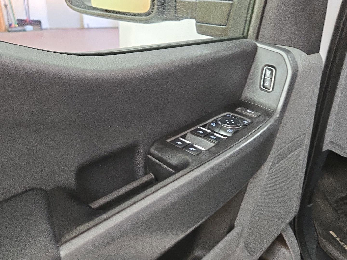 Used 2023 Ford F250 XLT w/ Snow Plow Prep Package image 12