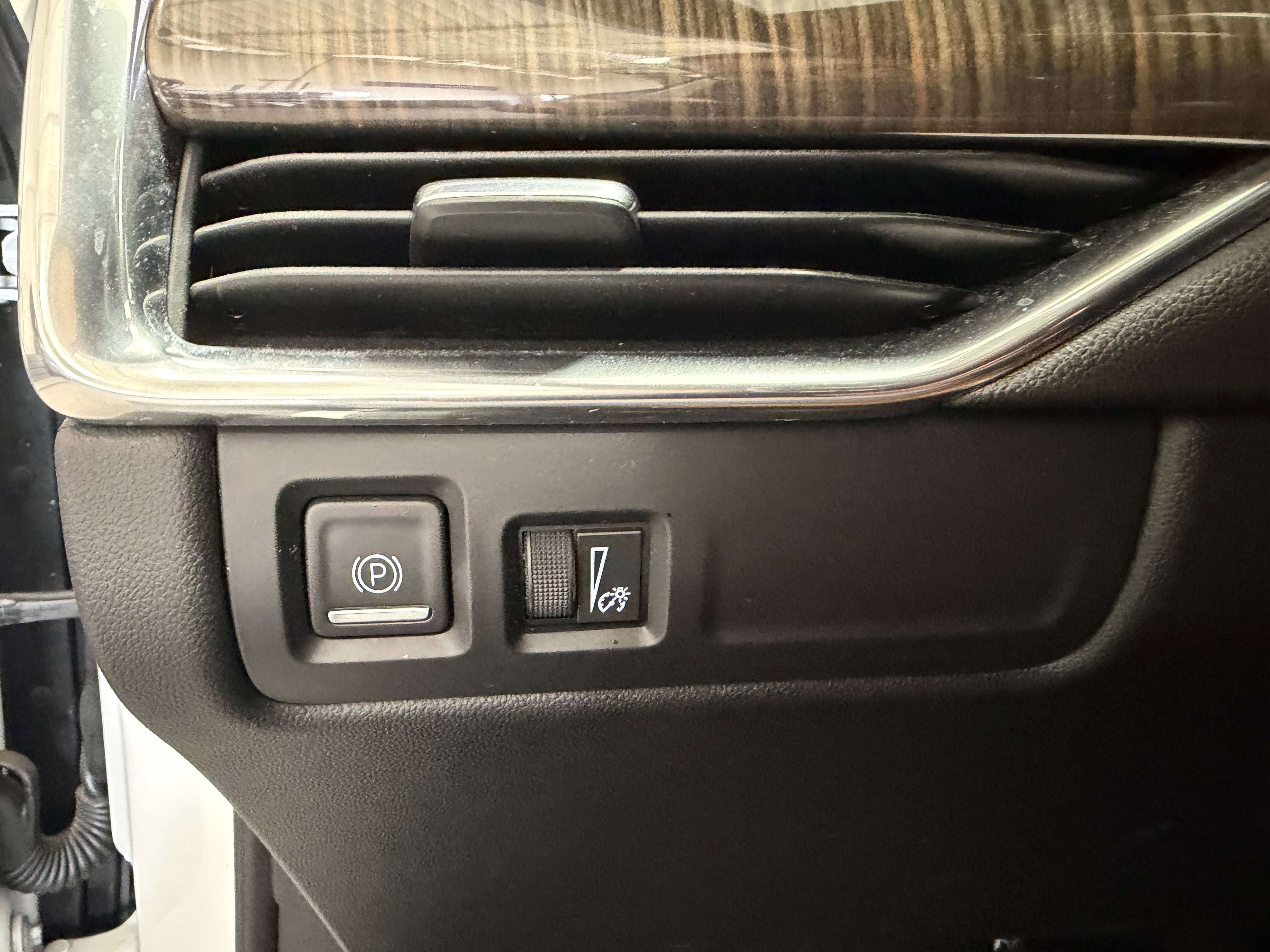 Used 2019 Cadillac XT4 Premium Luxury image 13