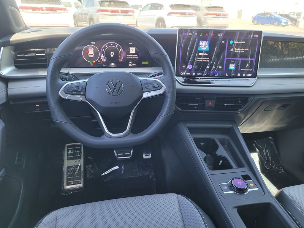 New 2026 Volkswagen Tiguan SE R-Line FWD image 18