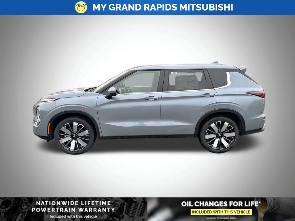 New 2026 Mitsubishi Outlander SE video 4