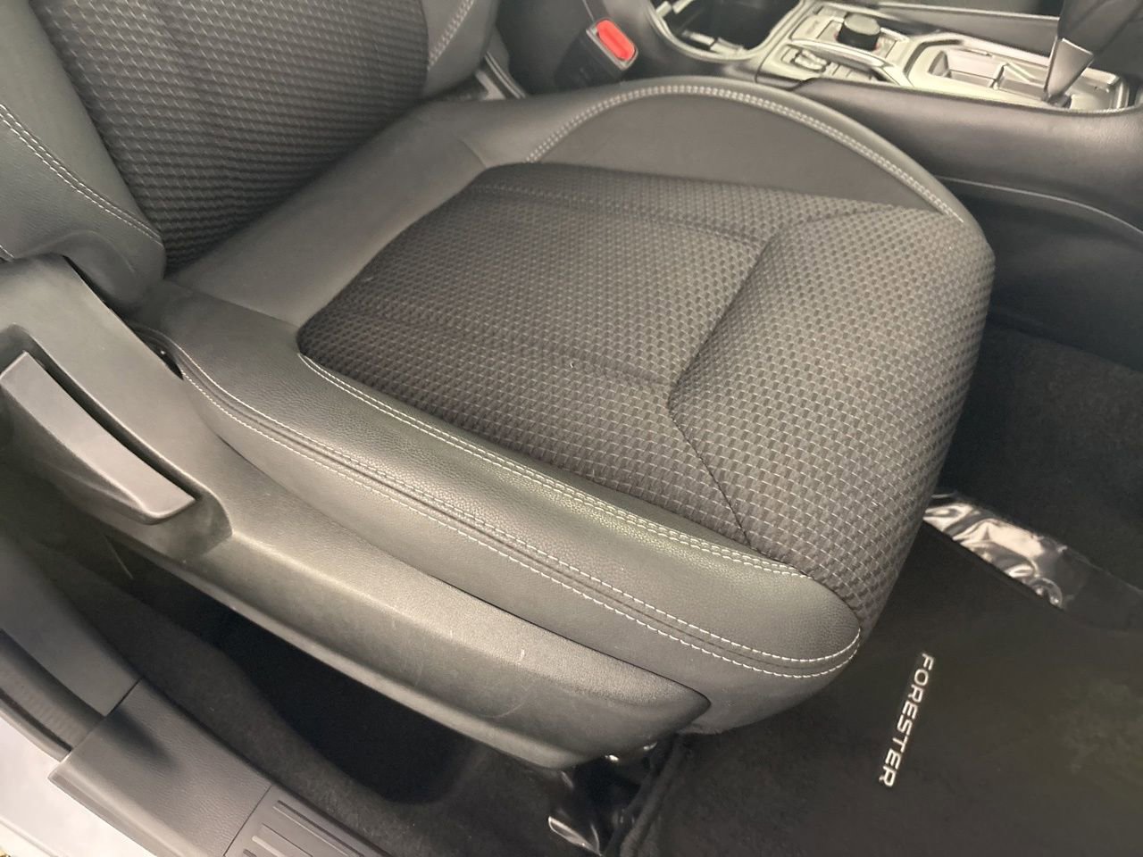 Used 2023 Subaru Forester Premium image 31