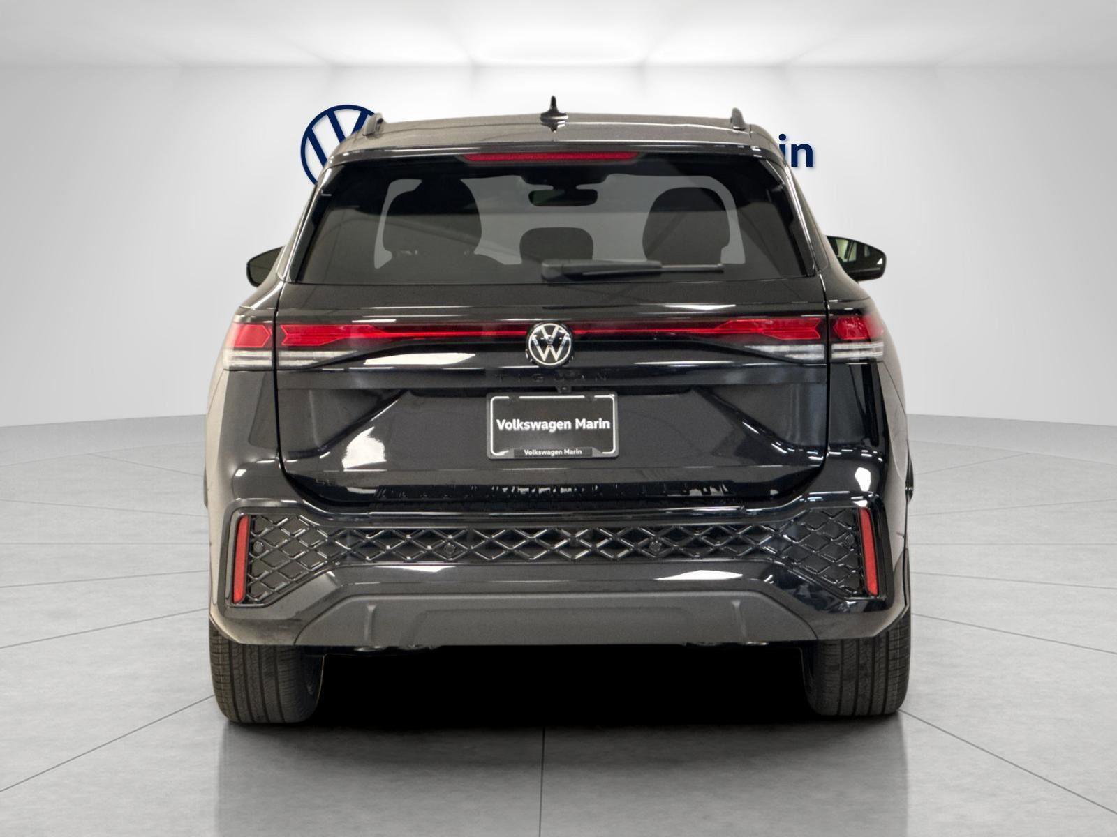 New 2026 Volkswagen Tiguan SE R-Line image 4