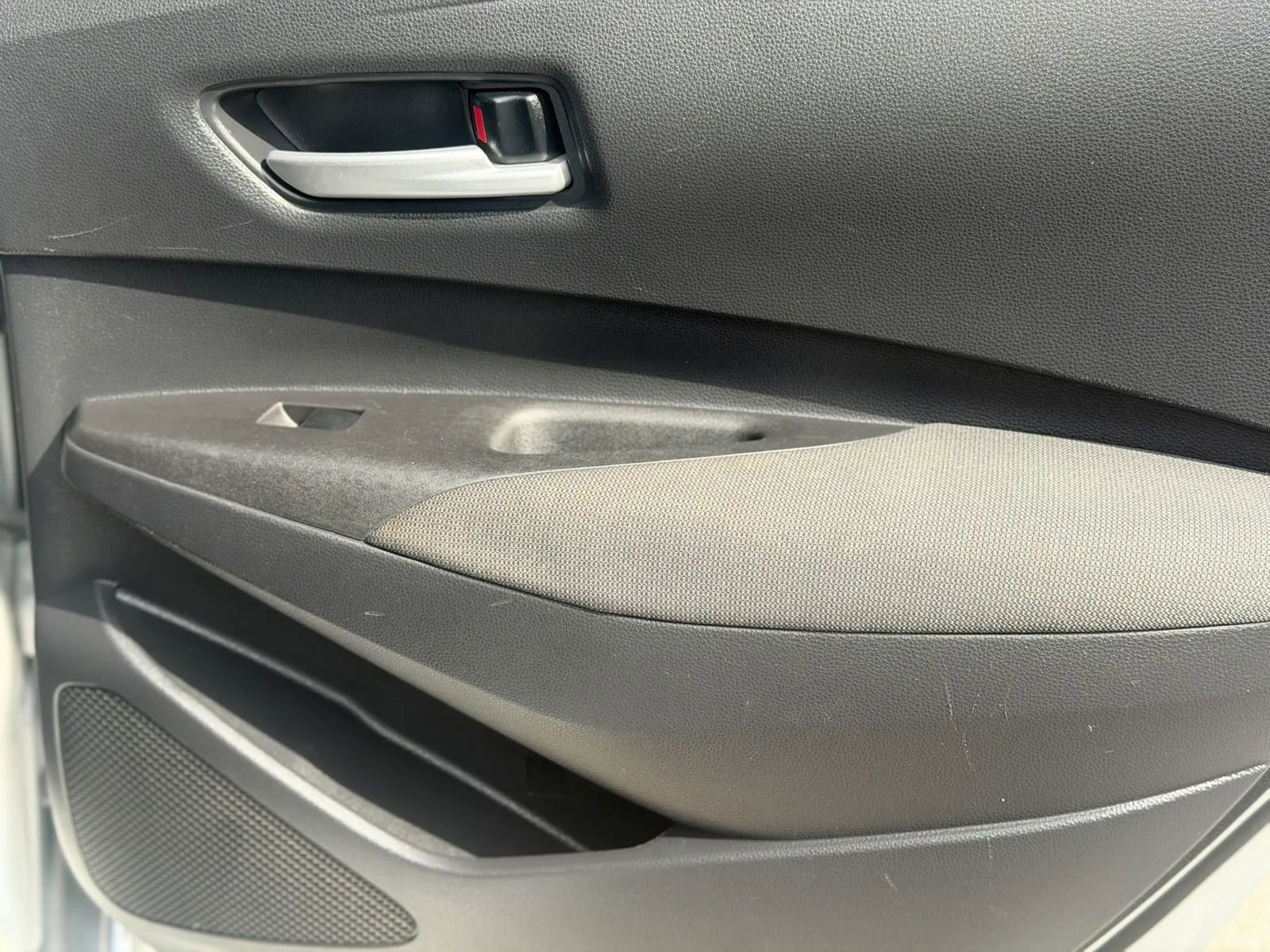 Used 2021 Toyota Corolla LE FWD image 15